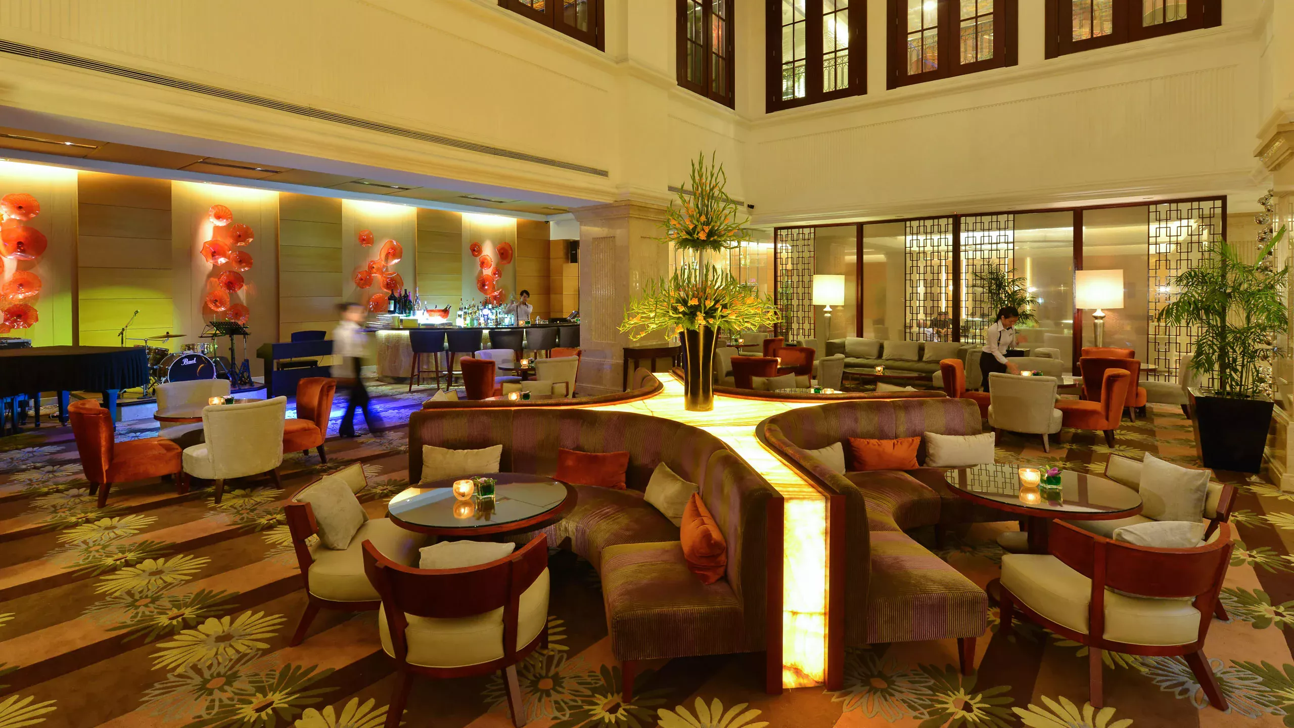 FLO LOUNGE
